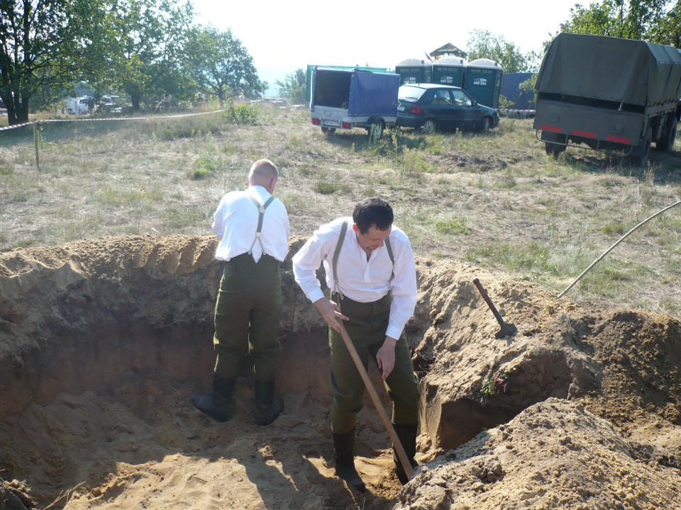 Kryt pre mínomet- pokračovanie kopania